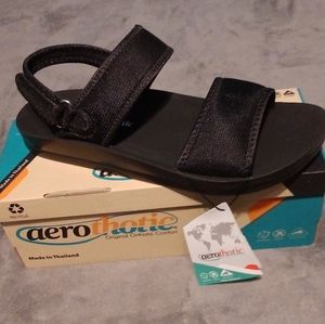 AEROTHOTIC Women's Sandals Size 10